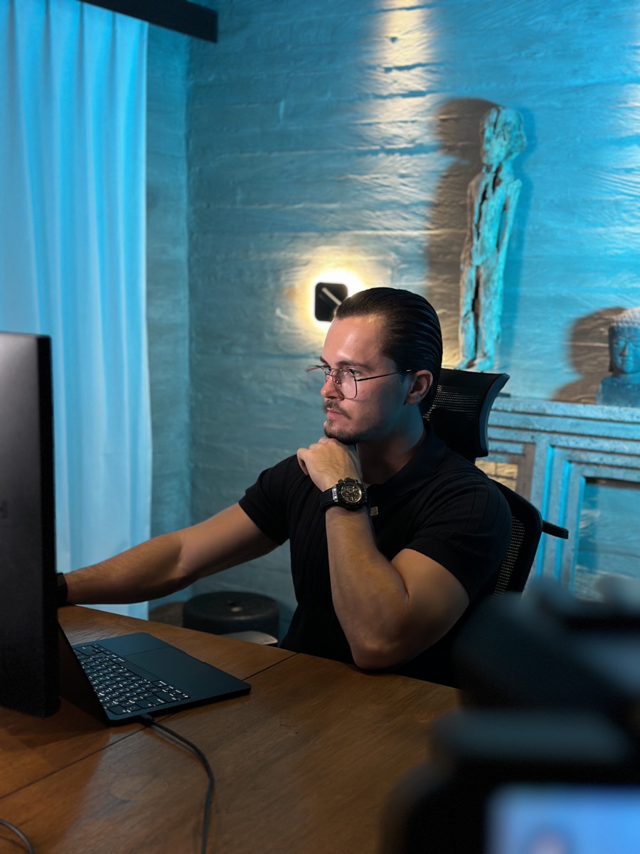 Denis, creator of NeuraSignal